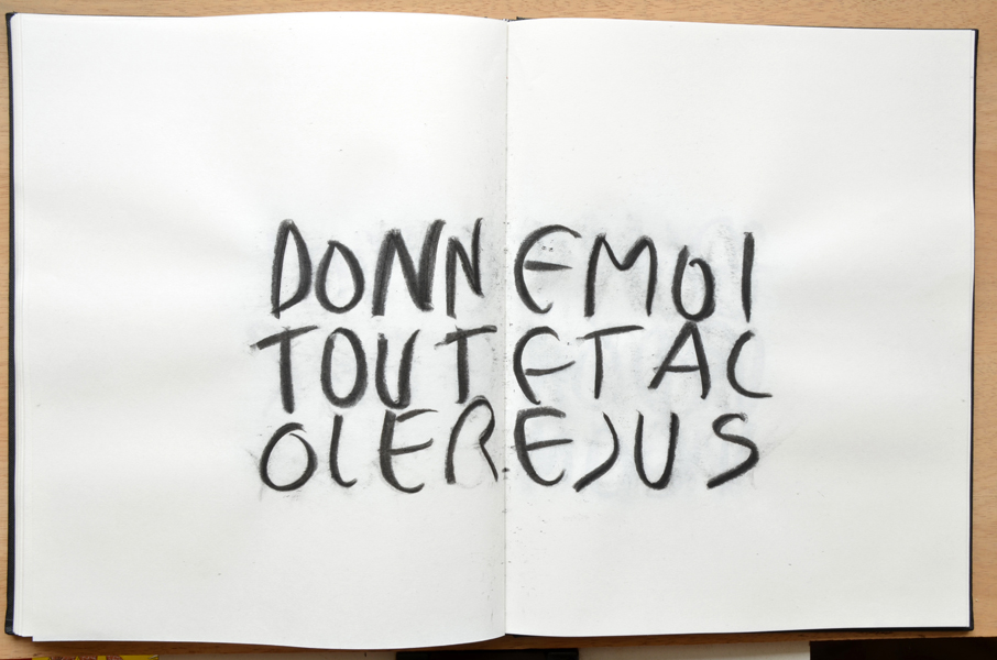 Tu es comme moi tu t'enfuis, charbon sur carnets, étude pour livre d'artiste, inédit, 2011, Emmanuel ARAGON